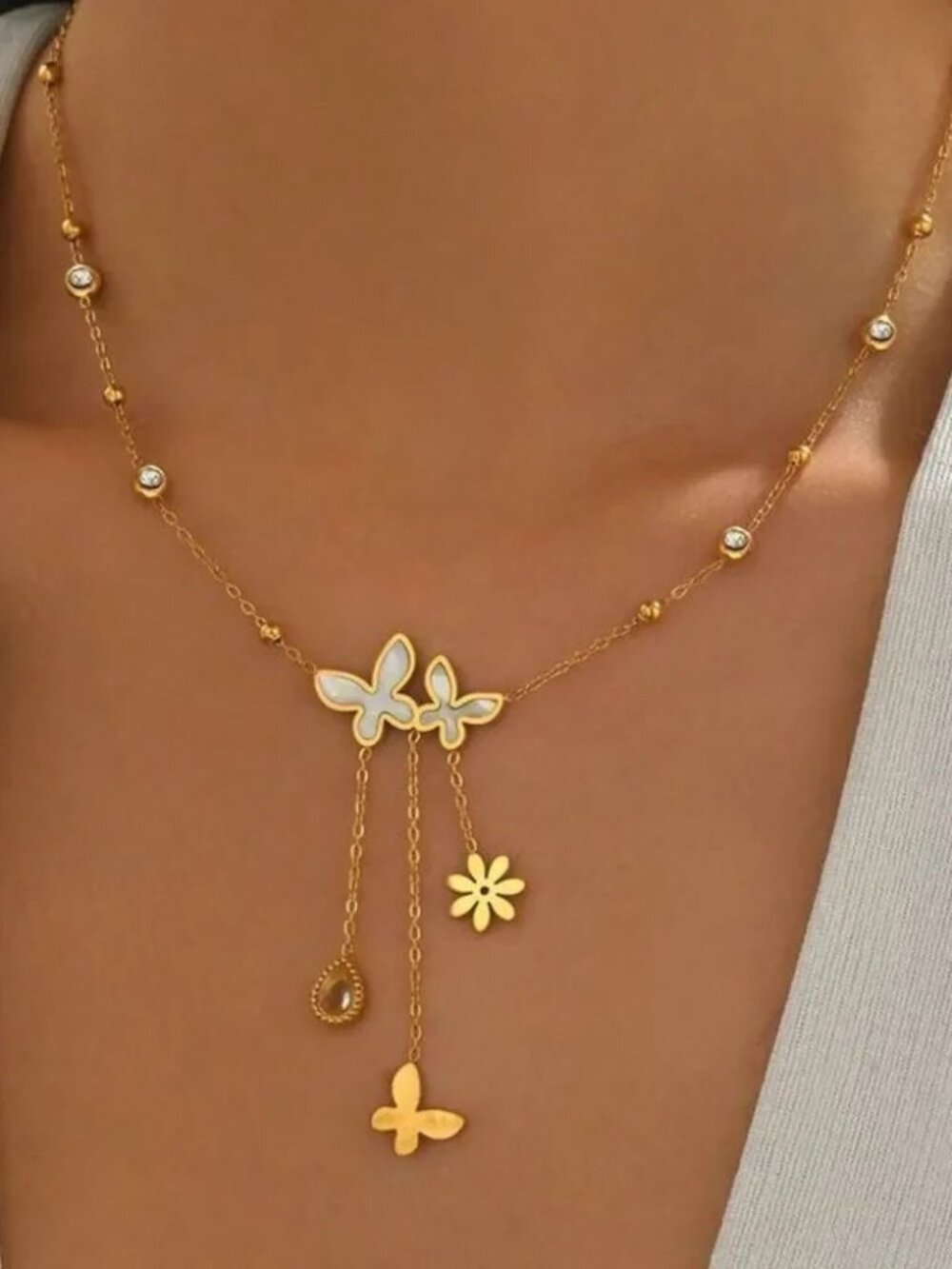 Gold Butterfly Necklace Q456